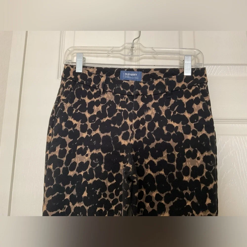 Old Navy Harper Mid Rise Pants Women's Leopard Print Size 0 Stretch Crop Ankle